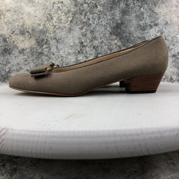 Salvatore Ferragamo Boutique NWOT Women's Size 8.5B Vara Brown Block Heel Pumps - Picture 7 of 16